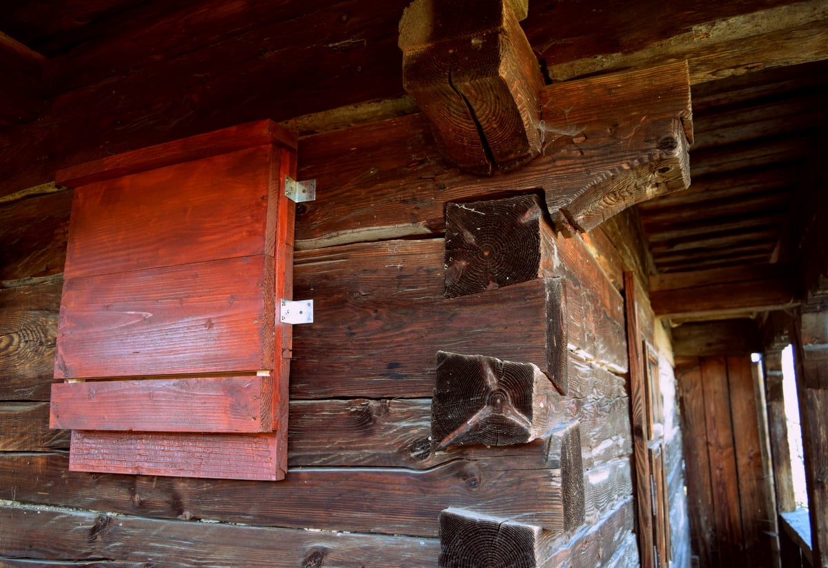 How To Build A Bat House To Attract More Bats To Your Yard