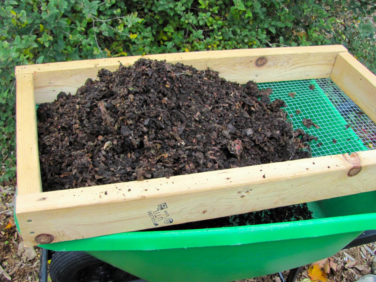 How to Easily Make a Compost Sifter – No DIY Skills Required